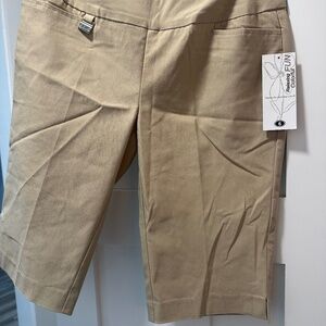 Lulu B Khaki Bermuda Size 6